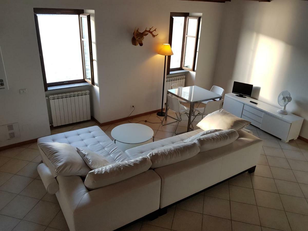אורטה סאן ג'יוליו Casa Vacanza Isola מראה חיצוני תמונה